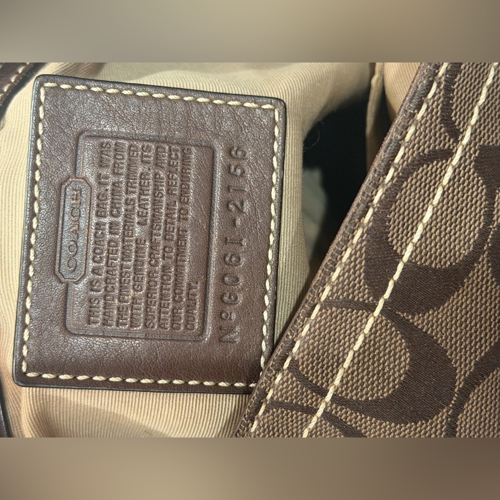 Coach large Signature Canvas Shoulder Bag dark brown jacquard with leather trim. - Picture 4 of 8